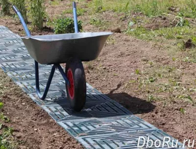 Готовые пластиковые плитки для сборки садовых дорожек