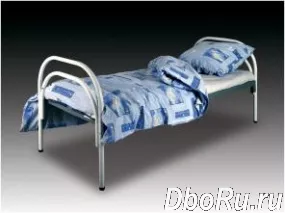 Металлические кровати, кресла для персонала